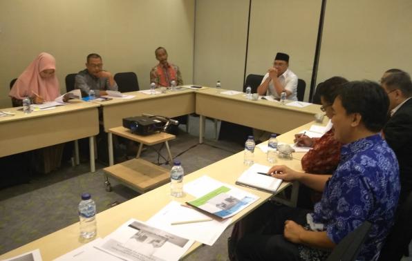Gubernur Erzaldi saat melakukan pertemuan bersama Kepala Balai Pelestarian Cagar Budaya Jambi, Iskandar Mulia Siregar,di Hotel Mercure, Lebak Bulus, Jakarta, Rabu (16/10/2019) malam, membahas revitalisasi Wisma Ranggam di Muntok, Bangka Barat, Babel.